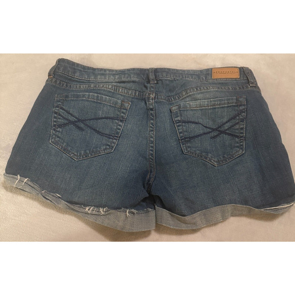 Aeropostale Shorts Womens 8 Midi Distressed Cuffed Midi stretch Denim - Picture 5 of 8